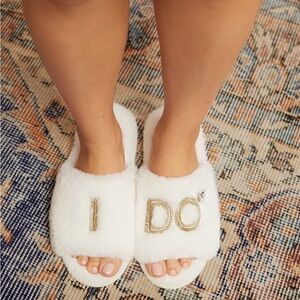 White 'I Do' Faux Fur Bridal Slippers US5-6